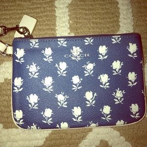 NWOT Coach floral wristlet